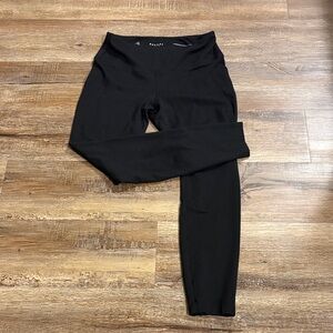 Black Women’s WHBM Runway Leggings